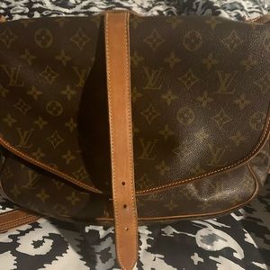LOUIS VUITTON
Monogram Canvas Saumur 35 Bag
